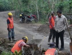 Bupati Bantaeng Tinjau Perbaikan Jalan Biringere untuk Akses Tani