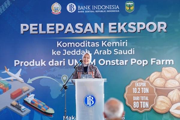 Fatmawati Rusdi Lepas Ekspor 10,2 Ton Kemiri Luwu ke Jeddah