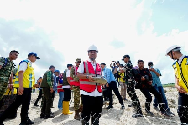 Gubernur Sulsel Ground Breaking Pembangunan Tanggul, Atasi Banjir Sungai Rongkong di Lutra