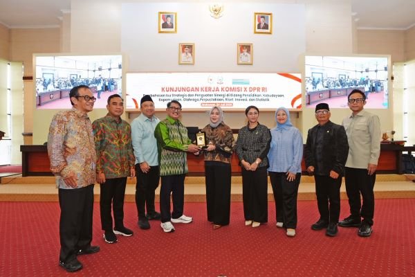Wagub Fatmawati Sambut Kunker Komisi X DPR RI, Bahas Pendidikan hingga Riset