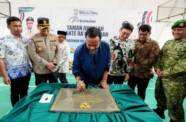 Resmikan Taman Olahraga Terpadu di Torut, Gubernur Sulsel Dorong Pembinaan Atlet