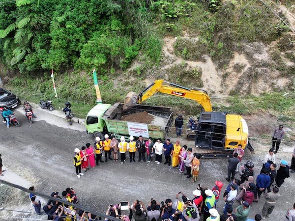 Gubernur Sulsel Ground Breaking Ruas Rantepao-Pangala-Baruppu, Minta Dukungan Masyarakat