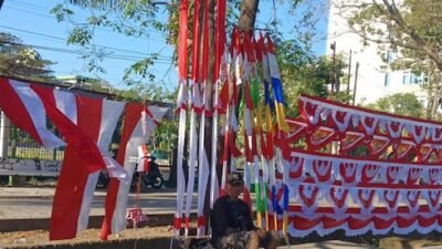 Jelang HUT RI, Penjual Umbul-Umbul 17 Agustus Mulai Ramai di Makassar
