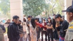 Warga Bara-Baraya Kecewa Gedung DPRD Makassar Sepi saat Aksi Aspirasi
