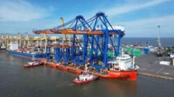 Dukung Modernisasi Pelabuhan, Pelindo Marine Kawal Kedatangan QCC dan RTG Baru