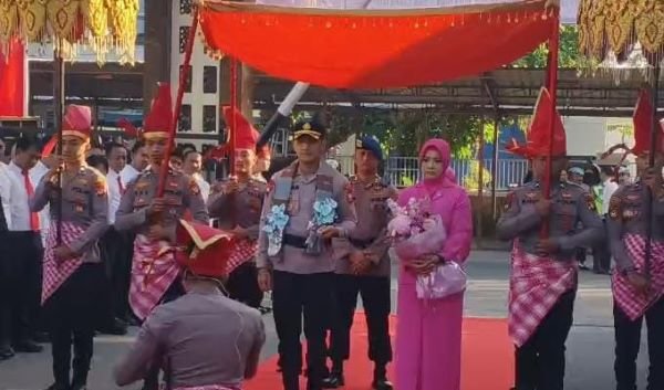 AKBP Ginanjar Resmi Nakhodai Polres Takalar, Disambut Tarian Anggaru