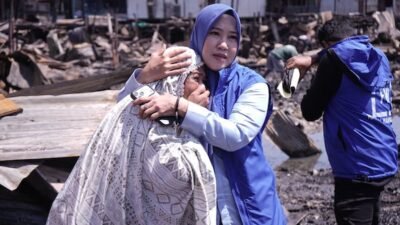 Fatma Wahyuddin Salurkan Bantuan Hingga Seragam ke Korban Kebakaran Tallo