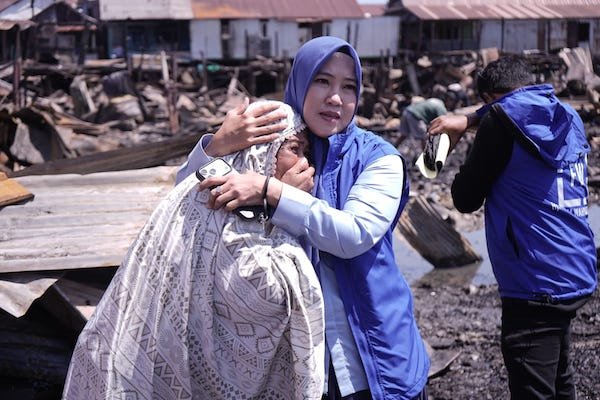 Fatma Wahyuddin Salurkan Bantuan Hingga Seragam ke Korban Kebakaran Tallo