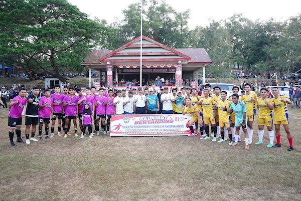 Turnamen Sepak Bola Antar Desa di Parangloe, Wabup Gowa Beri Bonus