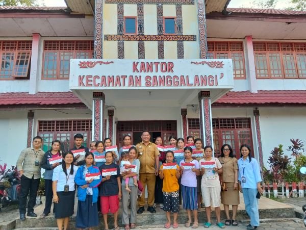 Sebanyak 23 KPM di Sanggalangi' Toraja Utara Terima KKS BPNT