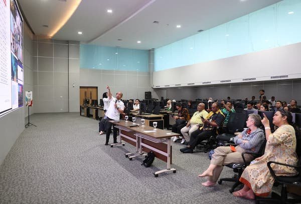 Lontara+ Jadi Contoh Digitalisasi Pelayanan Publik bagi Peserta Australia Awards