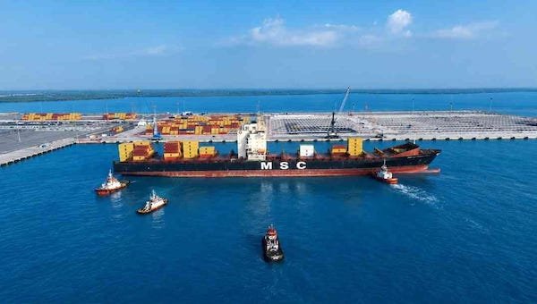 IPCM Sukses Layani Sandar Perdana Kapal Berukuran Panamax