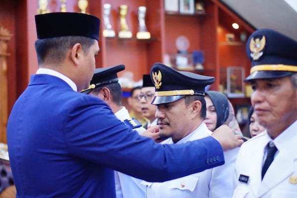 Lantik 19 Pejabat, Bupati Bantaeng Tekankan Peningkatan Pelayanan kepada Masyarakat
