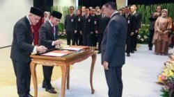 OJK Lantik Dua Pejabat Pimpinan, Dorong Penguatan Organisasi dan Kinerja
