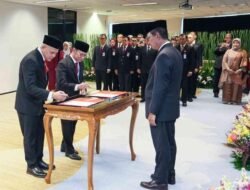 OJK Lantik Dua Pejabat Pimpinan, Dorong Penguatan Organisasi dan Kinerja