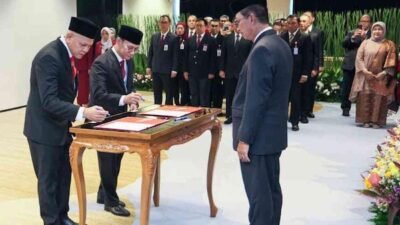 OJK Lantik Dua Pejabat Pimpinan, Dorong Penguatan Organisasi dan Kinerja