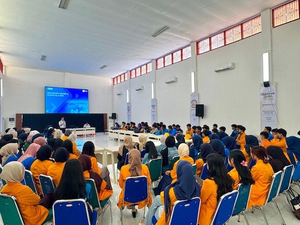 Semarak RI, PLN UP3 Makassar Selatan Edukasi Siswa dan Mahasiswa Magang soal K3