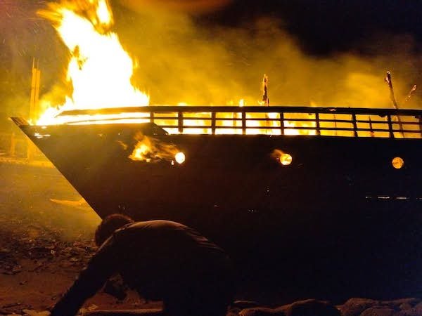 Diduga Dibakar OTK, Kapal Nelayan dan Kapal Latih SMKN 3 Jeneponto Hangus
