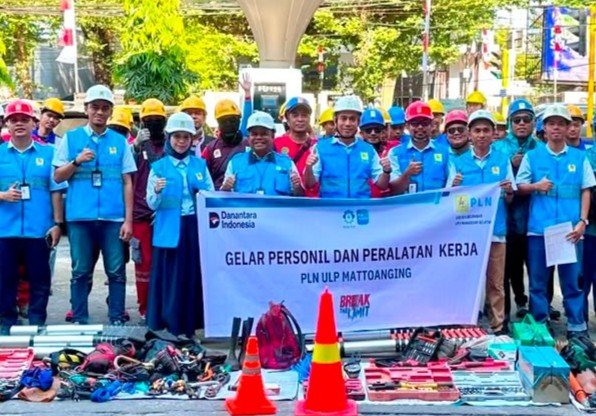 Siaga Kemerdekaan, ULP Mattoanging UP3 Makassar Selatan Pastikan Listrik Andal untuk Indonesia