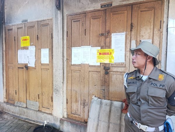 PD Pasar Makassar Segel Kios di Niaga Daya, Tunggakan Rp598,7 Juta