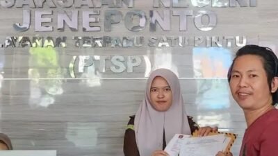 Ketua SPMP Serahkan Bukti Dugaan Korupsi Dana Kapitasi Dinkes ke Kejari Jeneponto