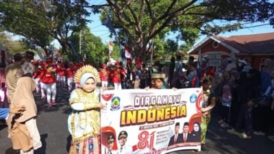 Berbusana Adat dan Yel-Yel Bahagia, SDN 8 Binamu Hipnotis Penonton Lomba Gerak Jalan