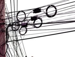DPRD Minta Pemkot Tertibkan Kabel Internet dan TV Kabel Semrawut di Makassar