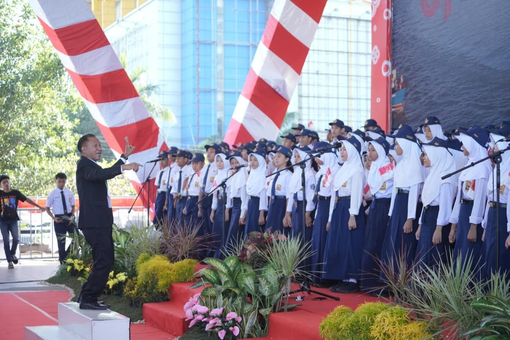 150 Pelajar SMP Makassar Tampilkan Lagu Nusantara di HUT ke-81 RI