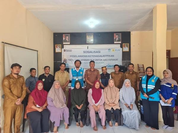 PLN ULP Malino Edukasi Kelistrikan Warga Desa Erelembang di Momentum HUT RI