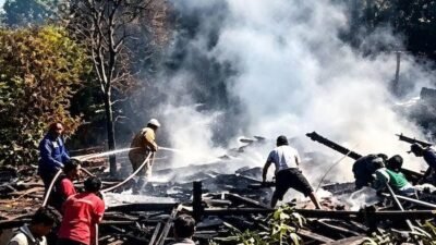 Kebakaran Hanguskan Dua Rumah Warga di Kampung Baroe Bantaeng