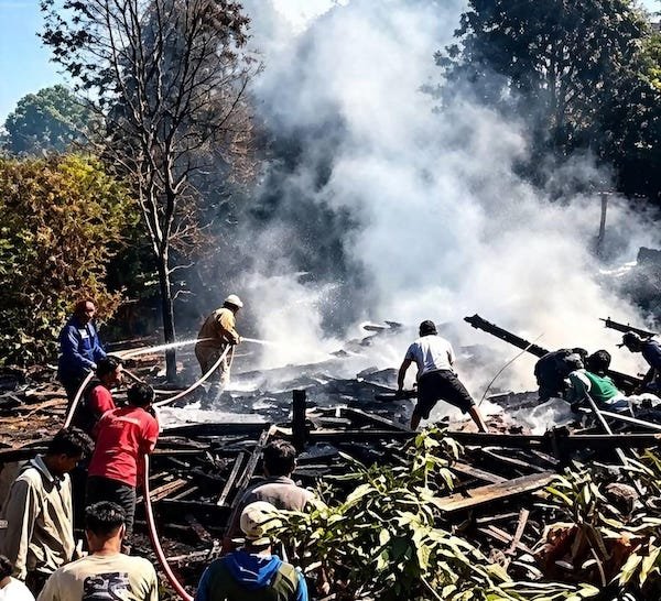 Kebakaran Hanguskan Dua Rumah Warga di Kampung Baroe Bantaeng