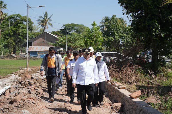 Sulit Diakses, Appi Beton Jalan Romang Tangayya Sepanjang 1 Kilometer