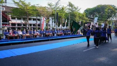 Saksikan Pawai Taaruf, Gubernur Sulsel Sambut 117 Kontingen MTQ VIII KORPRI Nasional 2026