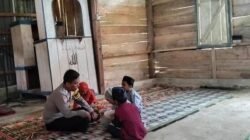 Kisah Bripka Nur Alam, Polisi Jadi Guru Ngaji Anak-anak di Pedalaman Mamasa