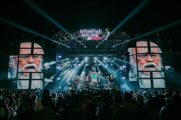 Ribuan Audiens Padati Phinisi Point Area, Soundrenaline Sana Sini di Makassar Hadirkan Energi Musik Menggema