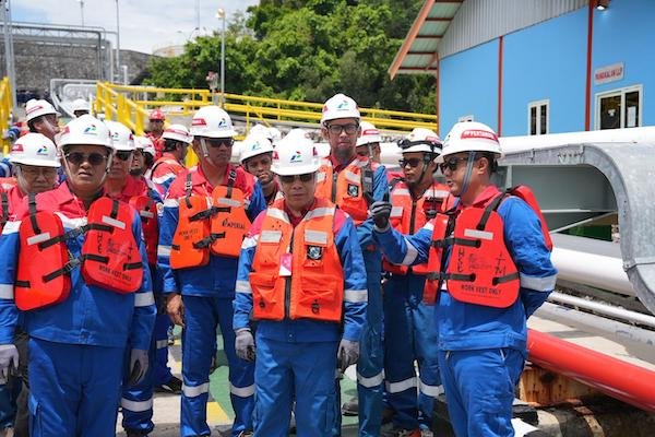 Pertamina Patra Niaga Regional Sulawesi dan Pemerintah Tinjau Langsung FT Bau-Bau, Pastikan Keandalan Distribusi Energi Indonesia Timur