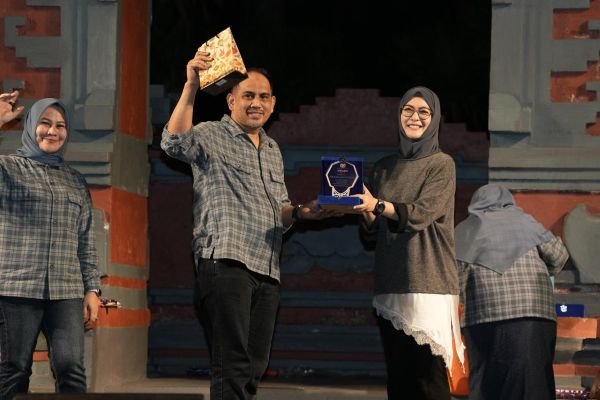 Mahmud Diganjar Penghargaan Legislator Paling Sering Terima Aspirasi di DPRD Sulsel