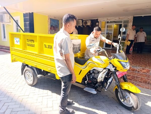 Pasar Senggol Makassar Dapat Armada Baru untuk Angkut Sampah