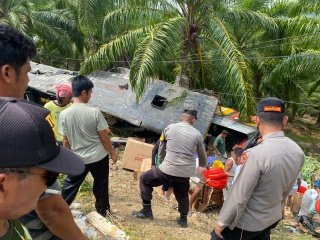 Dua Penumpang Tewas dalam Kecelakaan Bus Hino di Mateng, Sopir Diperiksa