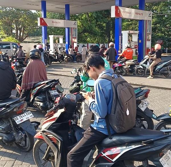 Pertamina Pastikan Stock BBM Makassar Aman Meski Antrean Mengular