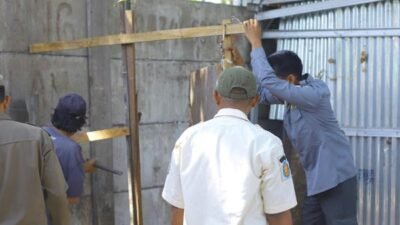 Berdiri 20 Tahun di Atas Fasum, Tiga Bangunan di Biringkanaya Ditertibkan