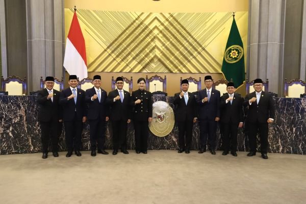 Sarjito Resmi Dilantik sebagai Kepala Eksekutif Pengawas Bursa Mineral dan Komoditas Strategis
