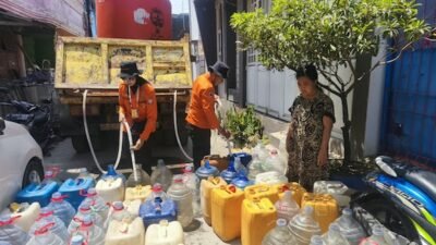 BPBD Makassar Distribusi Air Bersih ke 161 Titik, 33.641 Jiwa Jadi Sasaran