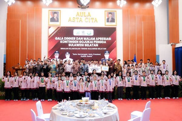Kontingen Sulsel Perkasa di Kejurnas Gojukai 2026, Andi Sudirman Beri Rp250 Juta untuk Pembinaan Atlet