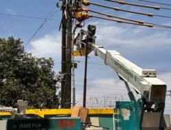 Sambut Hari Pelanggan Nasional, PLN UP3 Makassar Selatan Rawat Jaringan di GI Tanjung Bunga