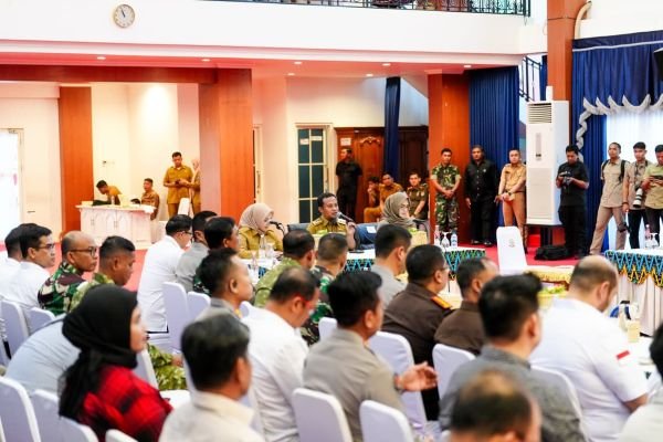 Gubernur Sulsel Rapat Bersama Forkopimda Evaluasi Antrean BBM, Minta Pertamina Analisis Kebutuhan Tambahan Kuota