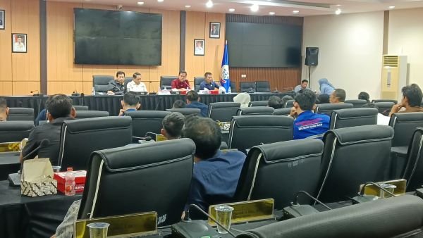 Mahmud Desak Kepastian Jaminan Kesehatan Buruh Pelabuhan Makassar