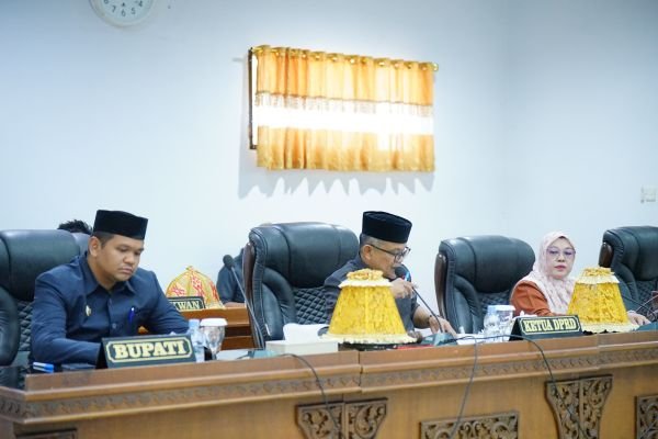 Hadiri Rapat Paripurna DPRD, Bupati Bantaeng Serahkan Ranperda Perubahan APBD 2026 