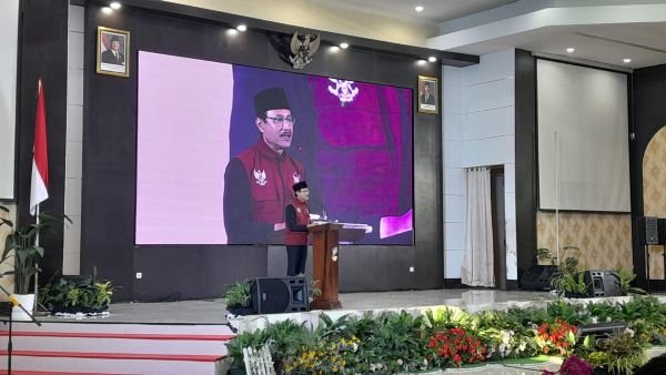 1,4 Juta Penerima Bansos Terindikasi Judol, Mensos Ungkap Data Dipakai Keluarga