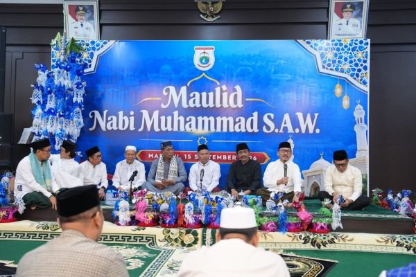 Maulid di Rujab Gubernur Sulbar, Suhardi Duka Ingatkan Jemaah Jaga Kekhusyukan